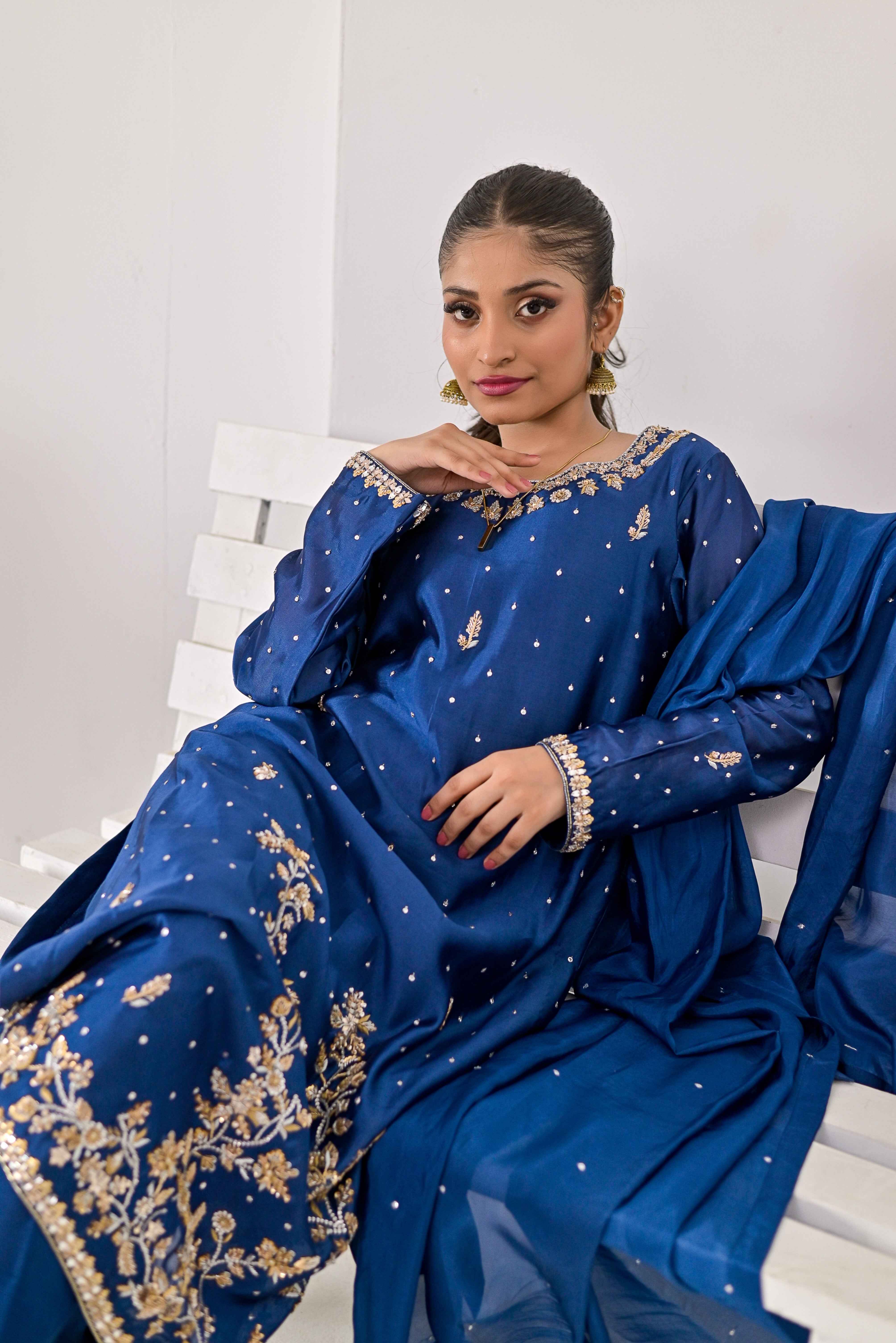 Pure Shisha Silk 3-Piece Suit – Lilac with Hand Embellishment - Bin Hussain
