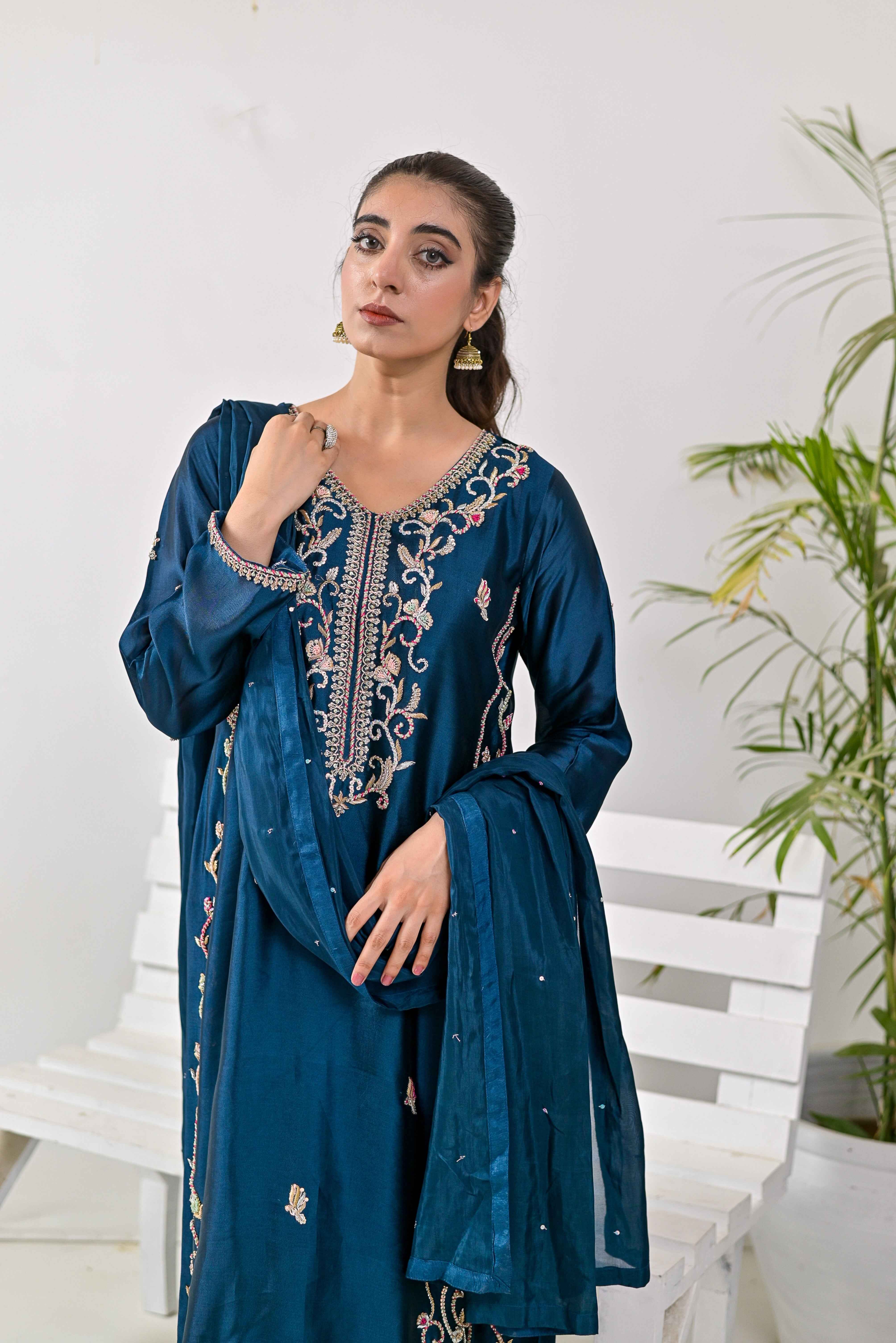 Pure Shisha Silk 3-Piece Suit – Lilac with Hand Embellishment - Bin Hussain