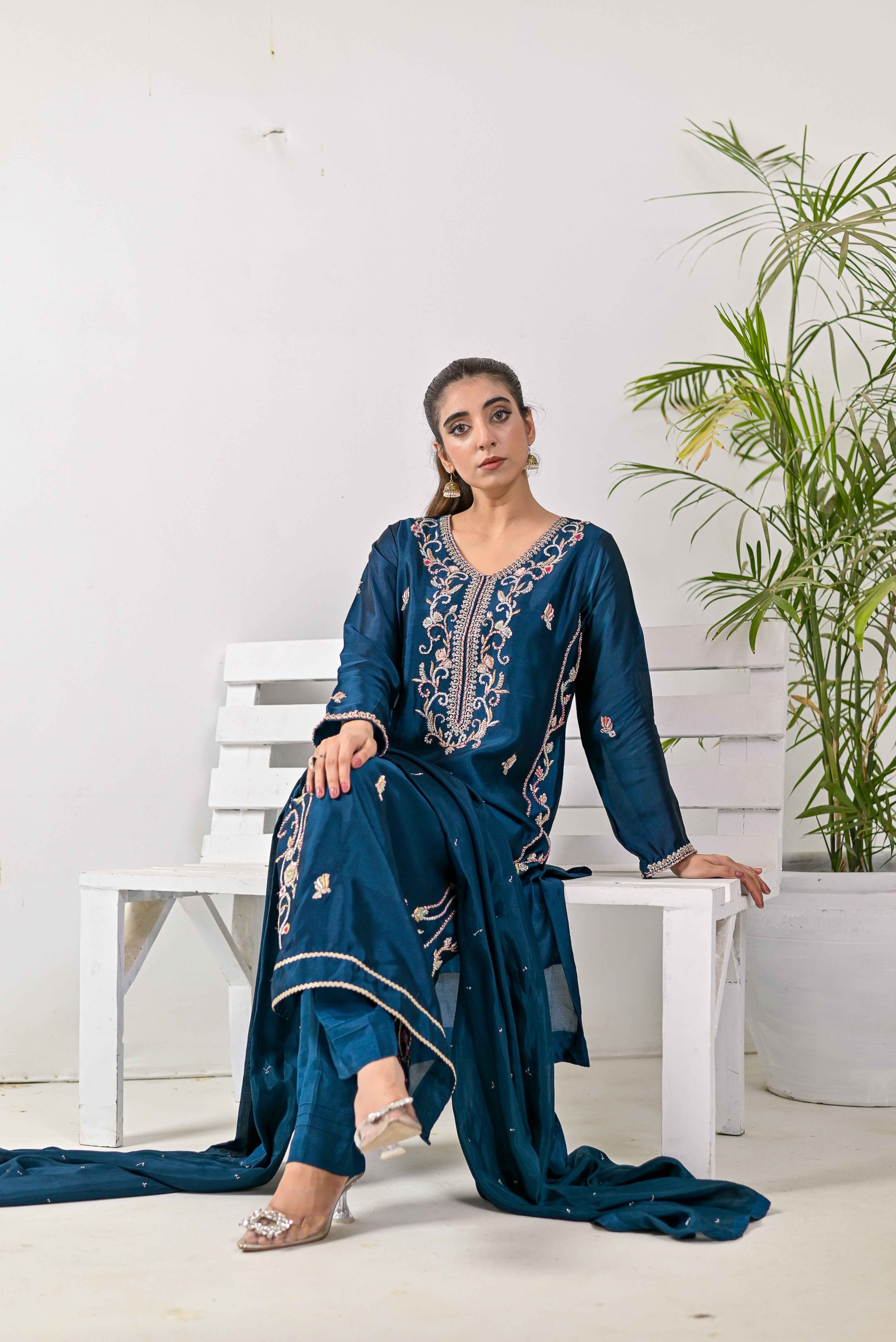 Pure Shisha Silk 3-Piece Suit – Lilac with Hand Embellishment - Bin Hussain