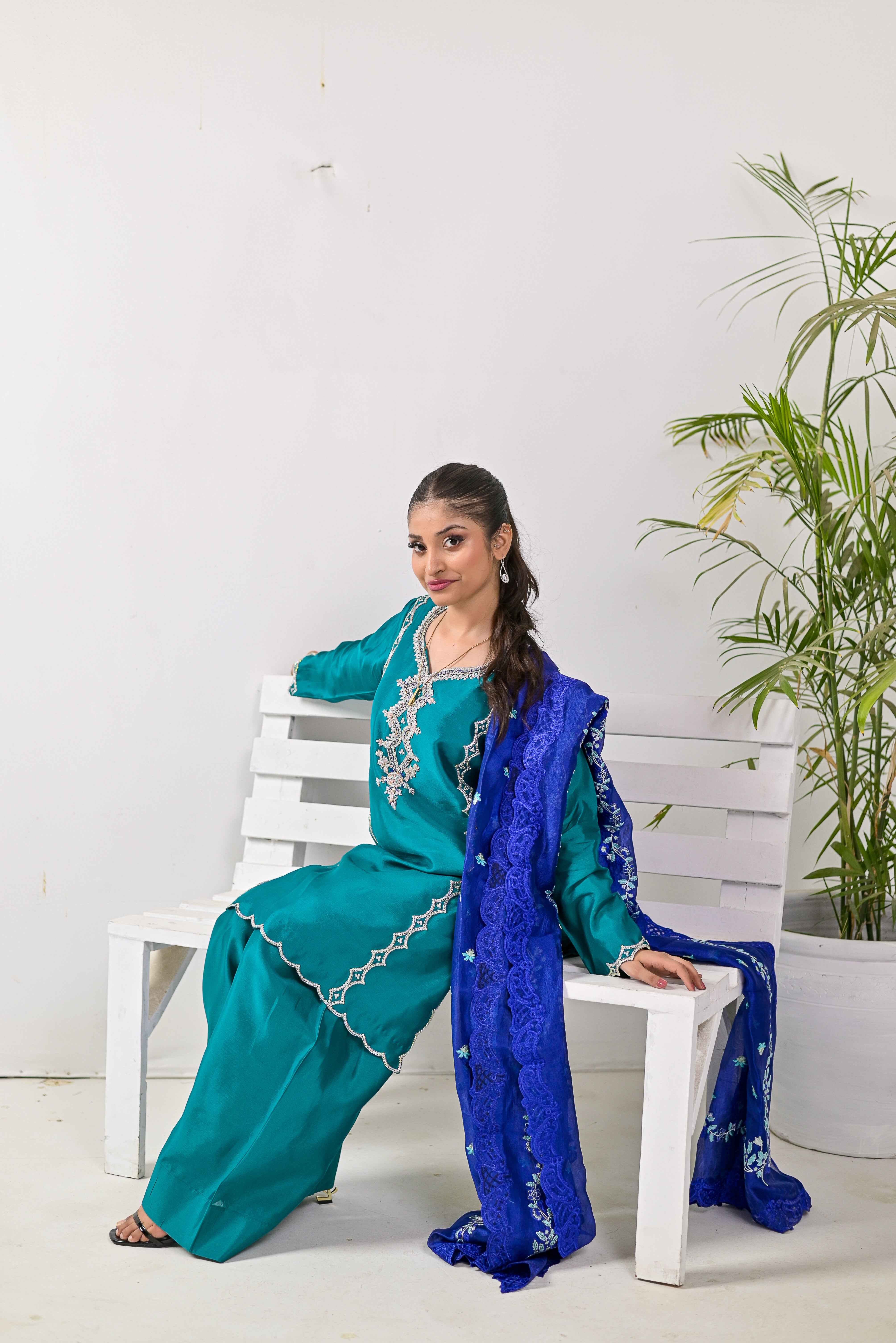 Pure Shisha Silk 3-Piece Suit – Lilac with Hand Embellishment - Bin Hussain
