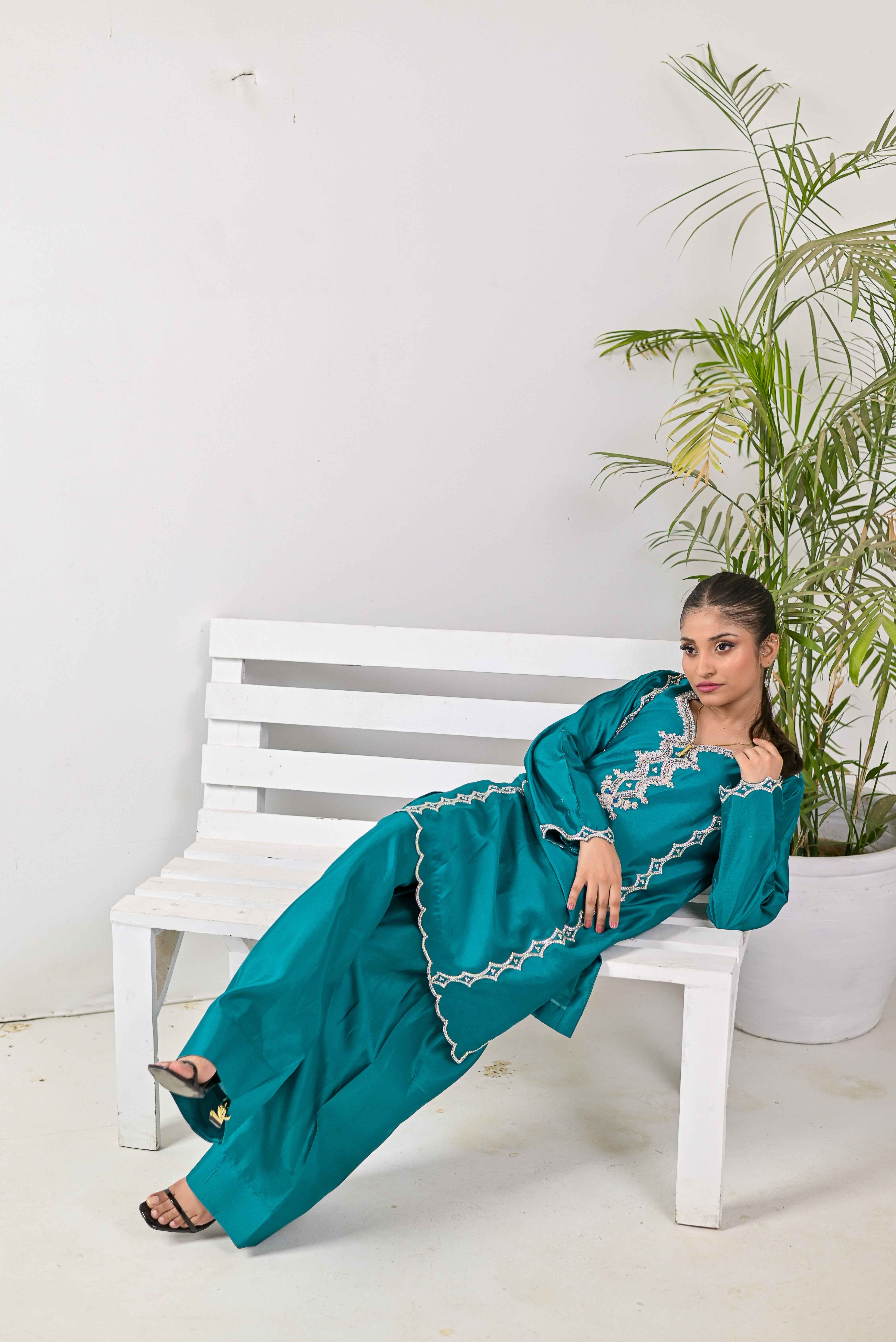 Pure Shisha Silk 3-Piece Suit – Lilac with Hand Embellishment - Bin Hussain