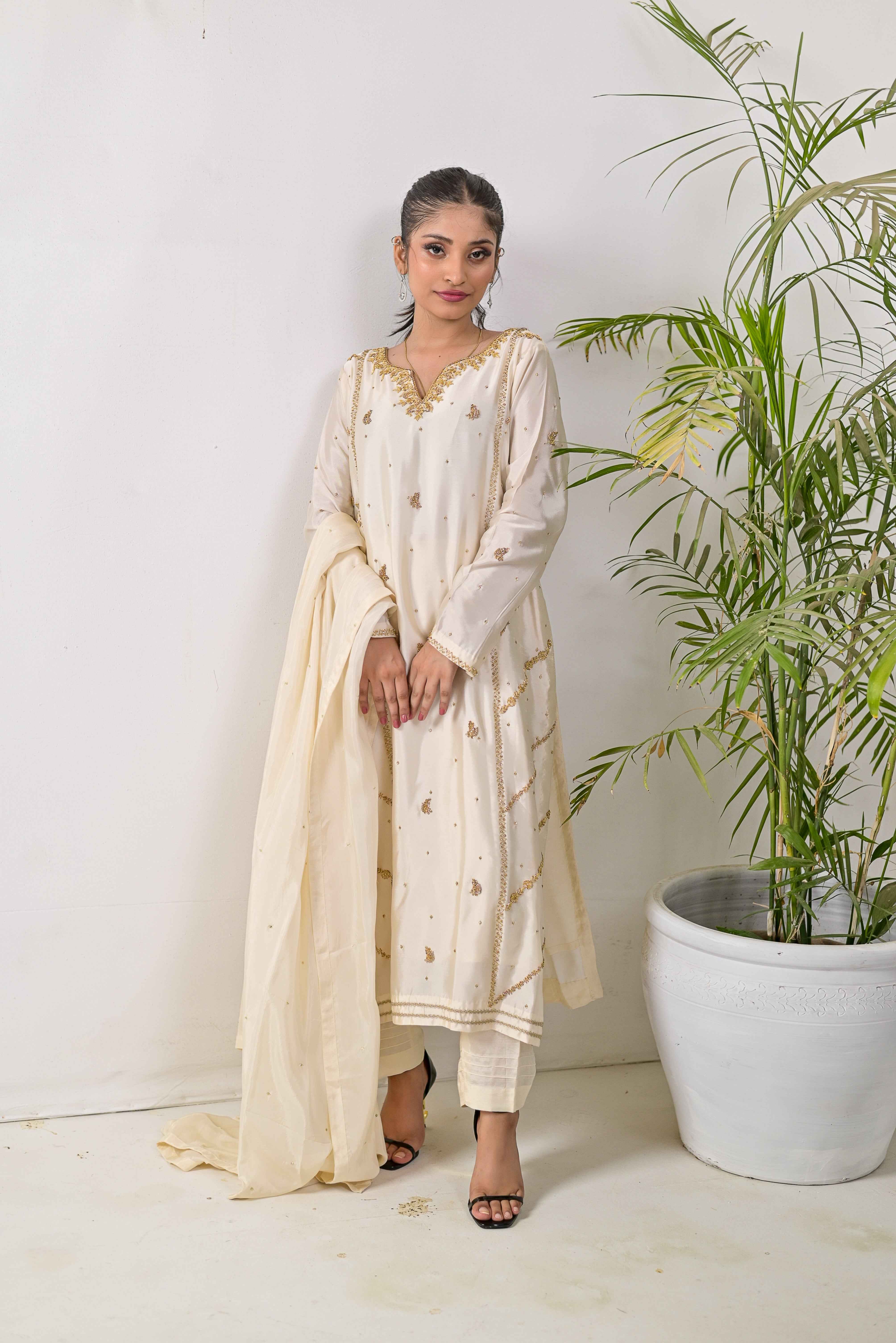 Pure Shisha Silk 3-Piece Suit – Lilac with Hand Embellishment - Bin Hussain