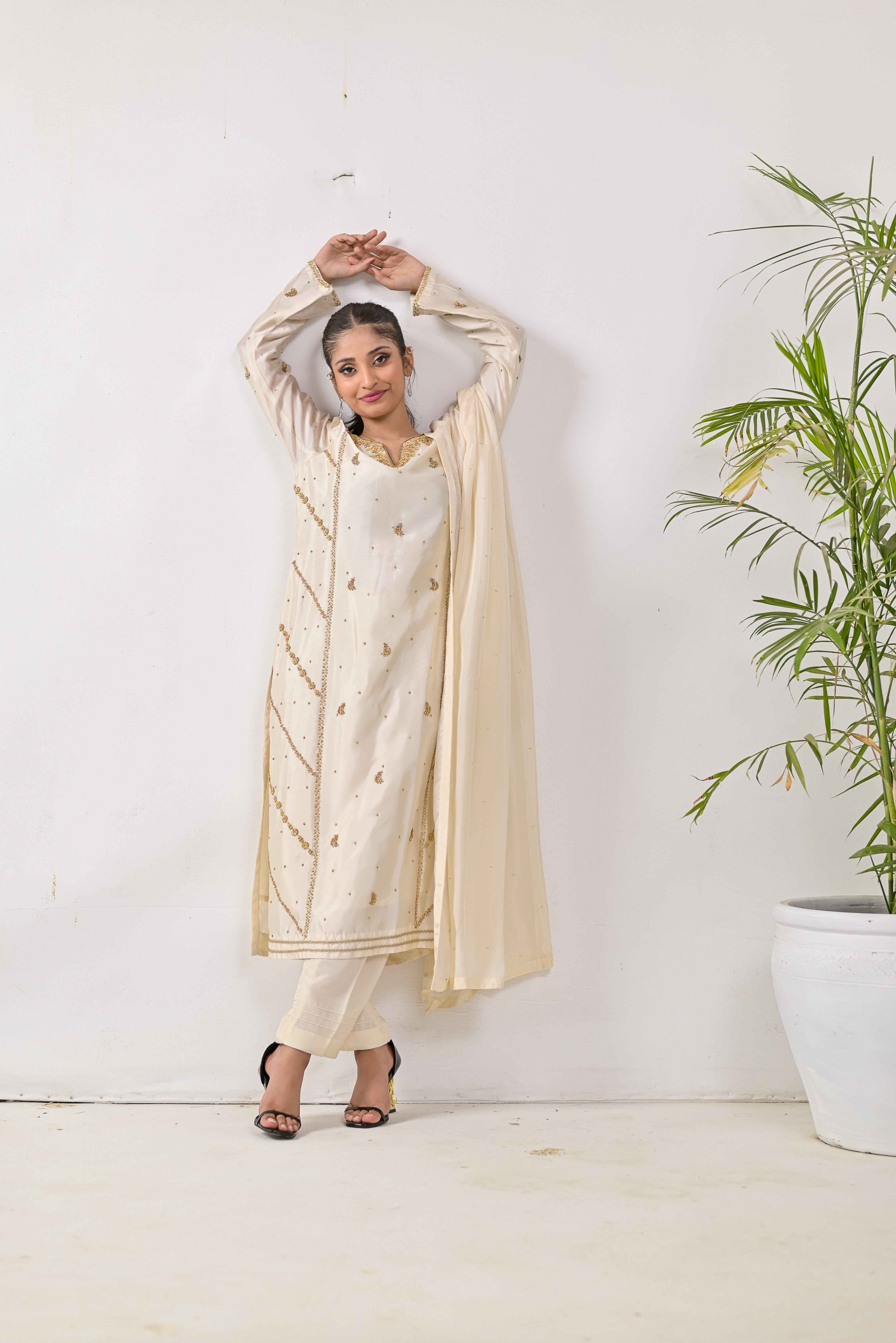 Pure Shisha Silk 3-Piece Suit – Lilac with Hand Embellishment - Bin Hussain