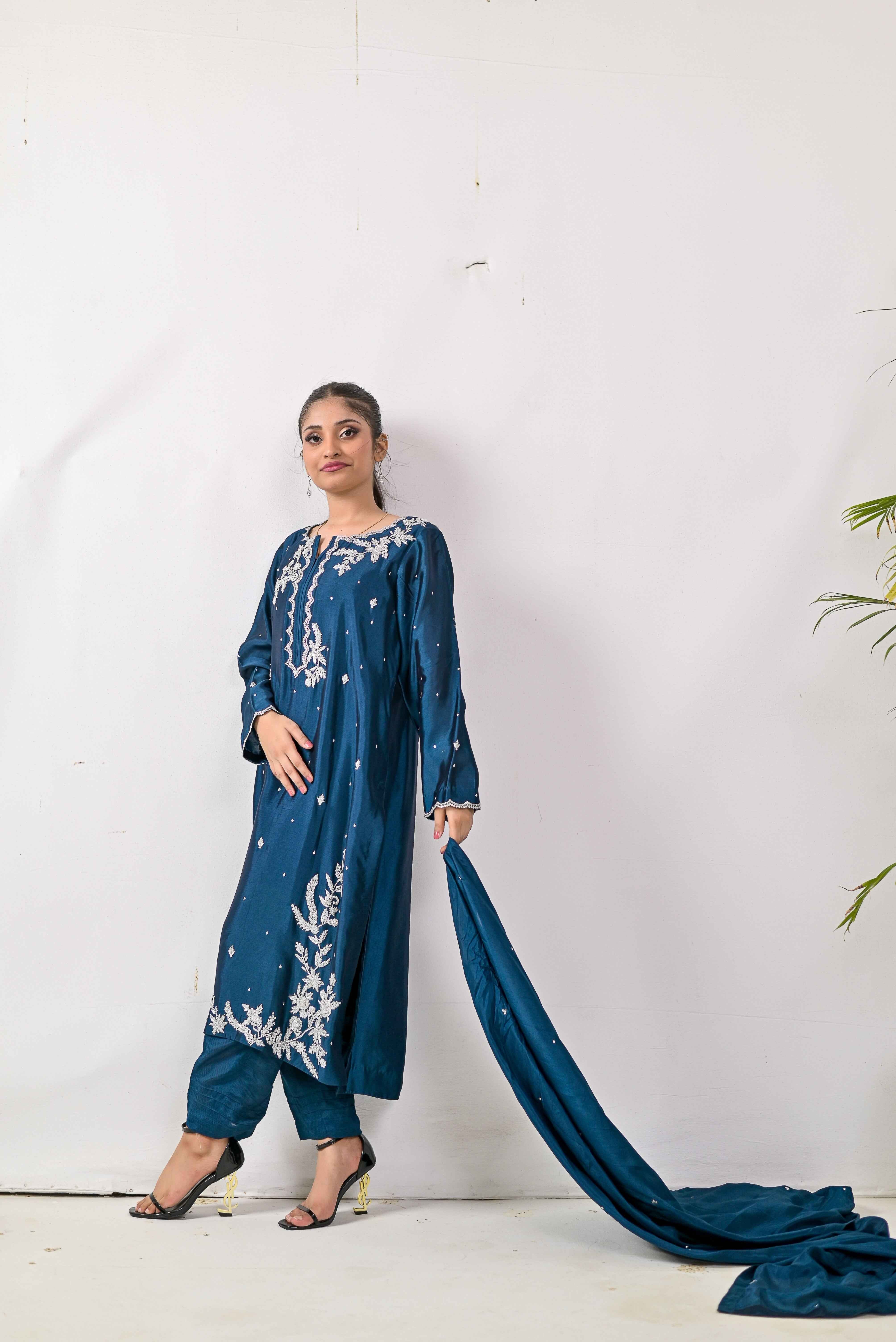Pure Shisha Silk 3-Piece Suit – Lilac with Hand Embellishment - Bin Hussain