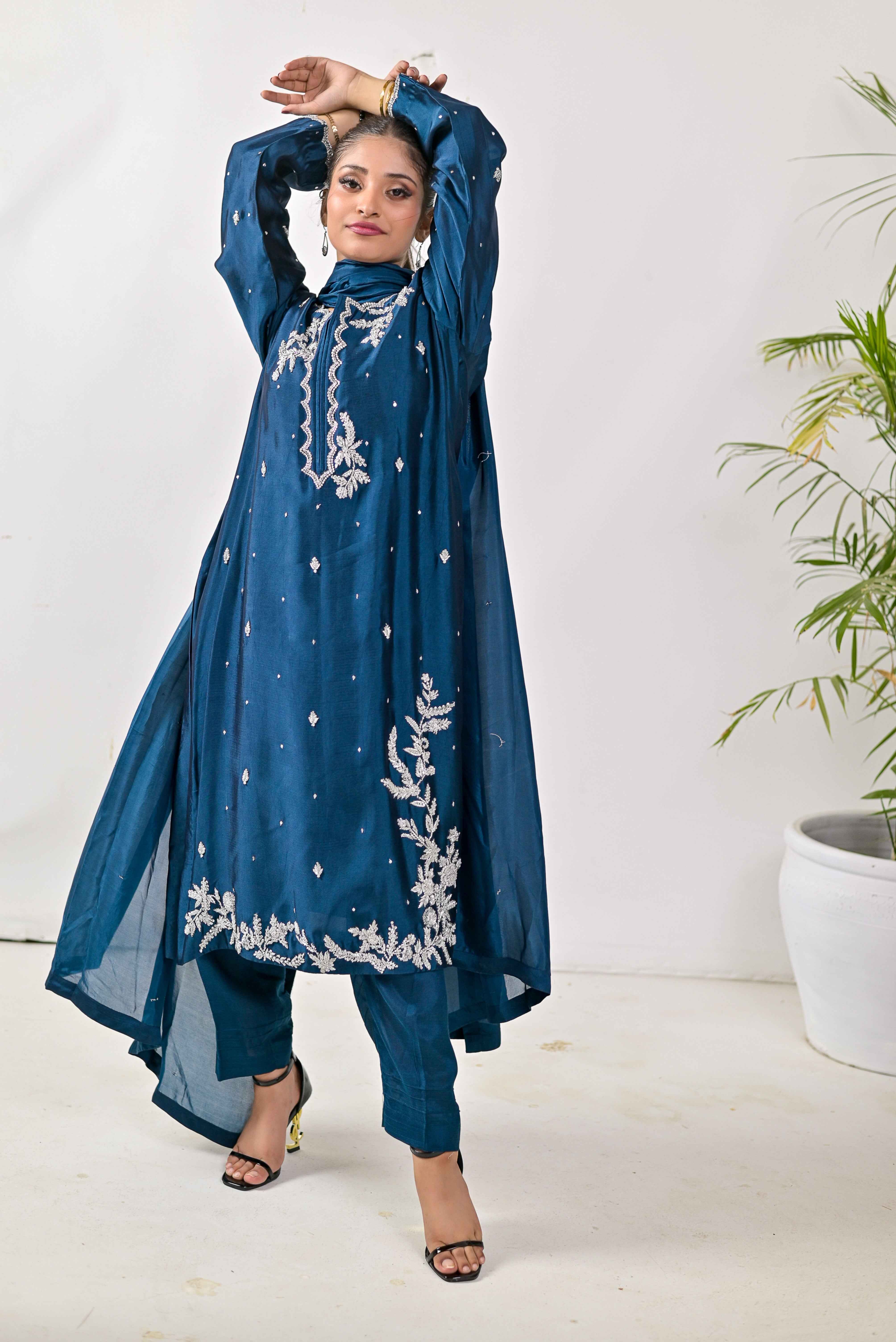 Pure Shisha Silk 3-Piece Suit – Lilac with Hand Embellishment - Bin Hussain