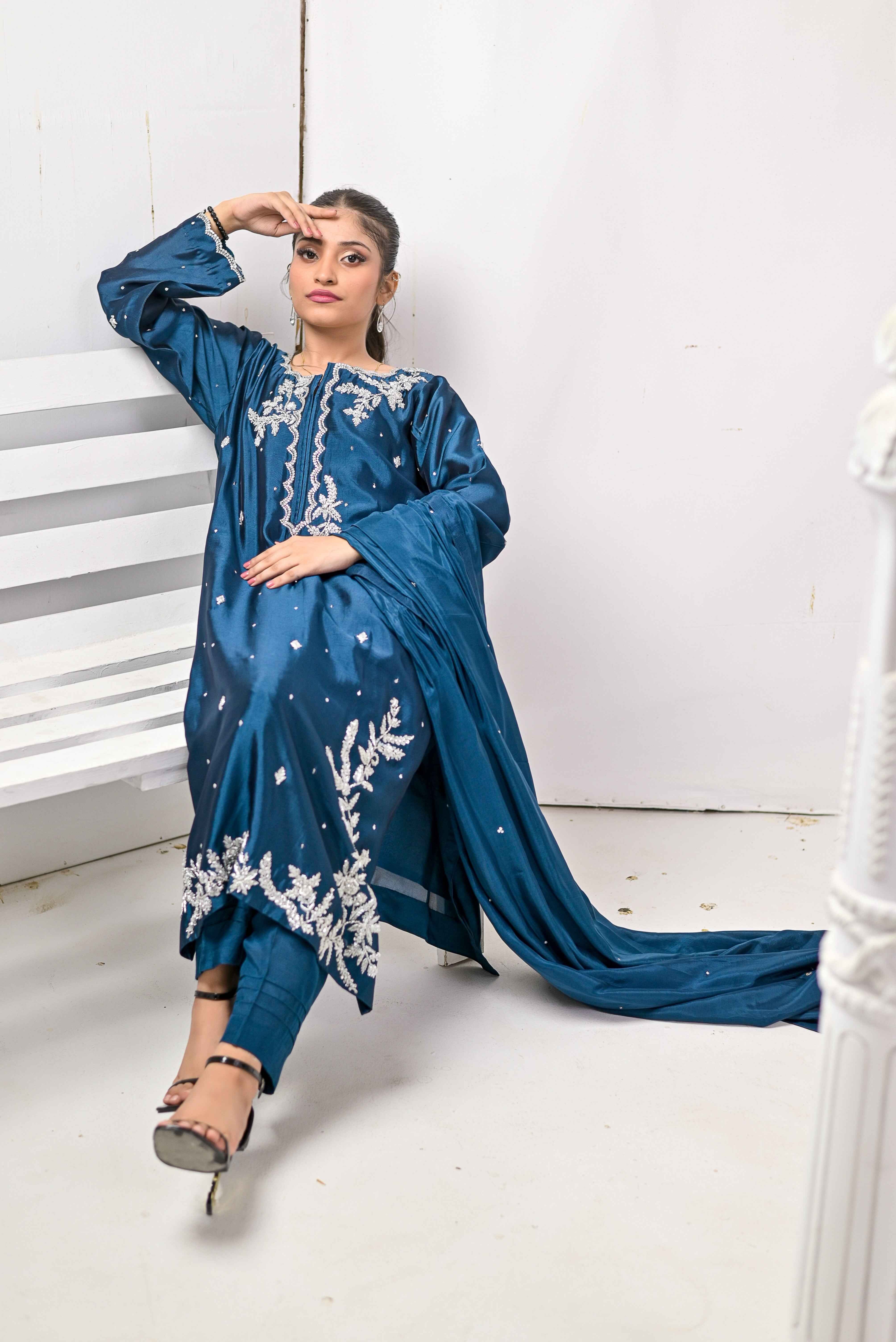Pure Shisha Silk 3-Piece Suit – Lilac with Hand Embellishment - Bin Hussain